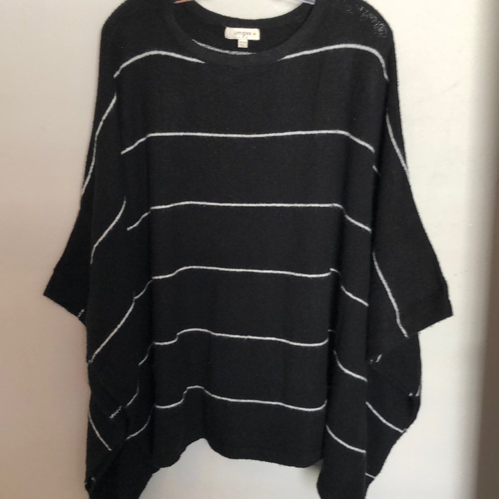Cozy Umgee black stripe sweater